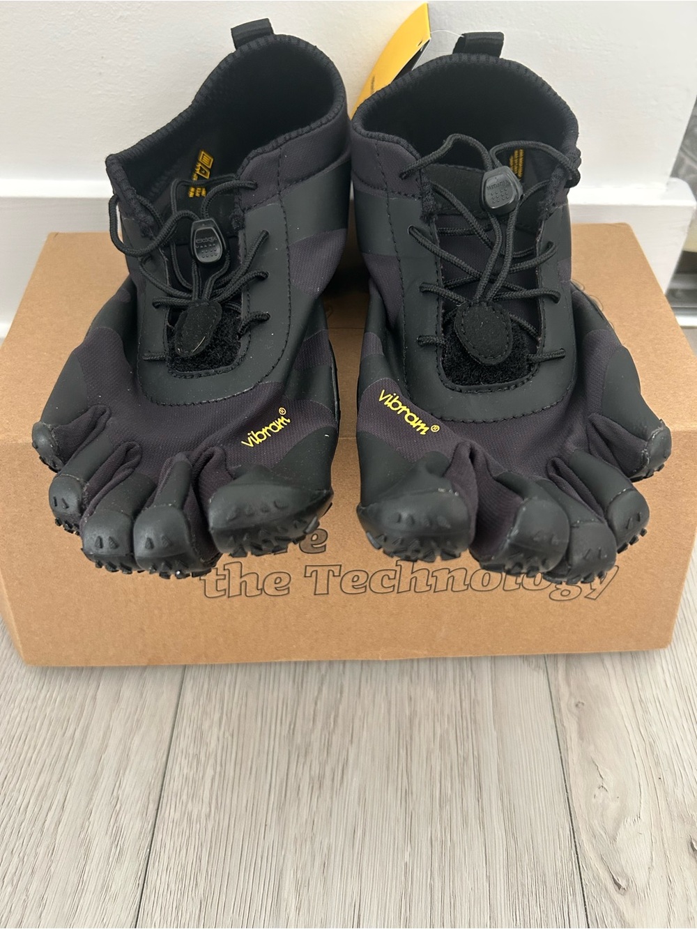 BNWT Vibram V-Alpha Black